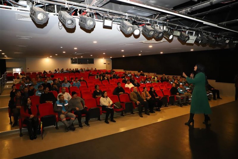 Alanya belediye personeline yönelik eğitimler sürüyor