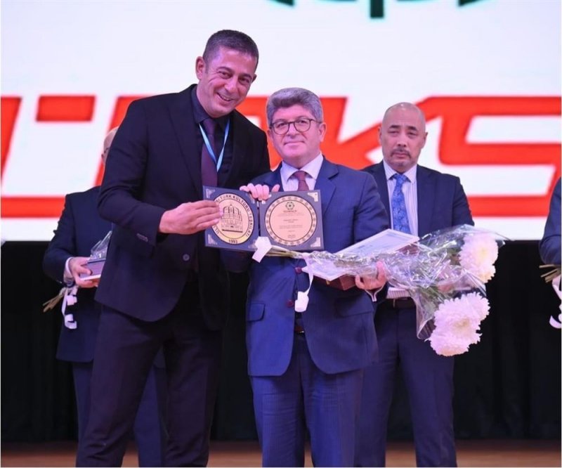 Alanya belediye tiyatrosu yurt dışından ödülle döndü