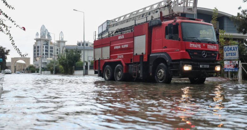Büyükşehir Aksulu Afetzedelerin Yanında