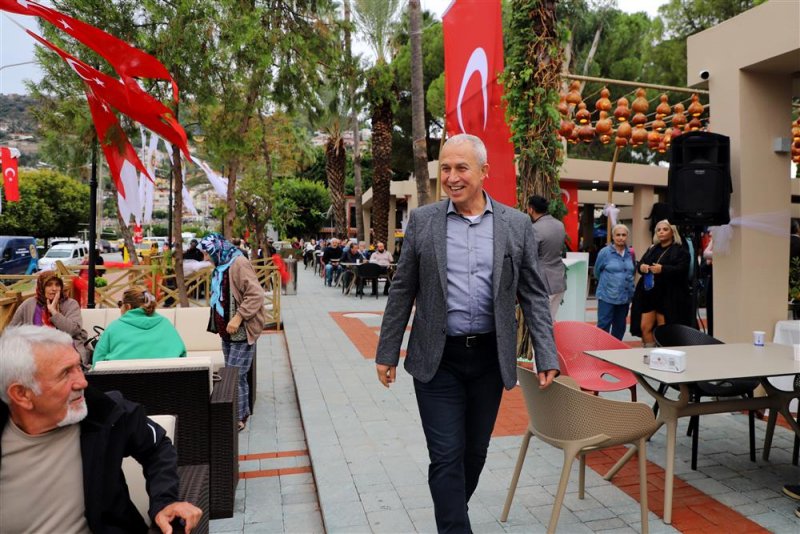 Seçim vaatleri bir bir yerine geliyor - iskele halka açılıyor