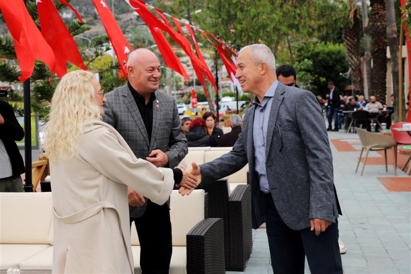 Seçim vaatleri bir bir yerine geliyor - iskele halka açılıyor