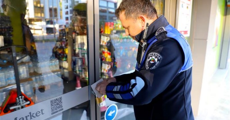 Alanya’da tarihi geçmiş ürün satan 3 zincir market mühürlendi