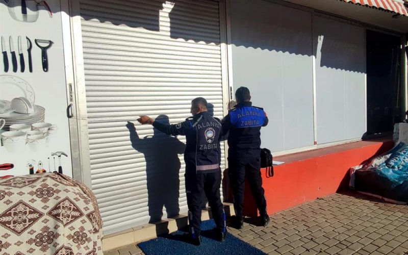 Alanya’da tarihi geçmiş ürün satan 3 zincir market mühürlendi