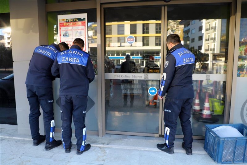 Alanya’da zabıta ekiplerinden yoğun denetim
