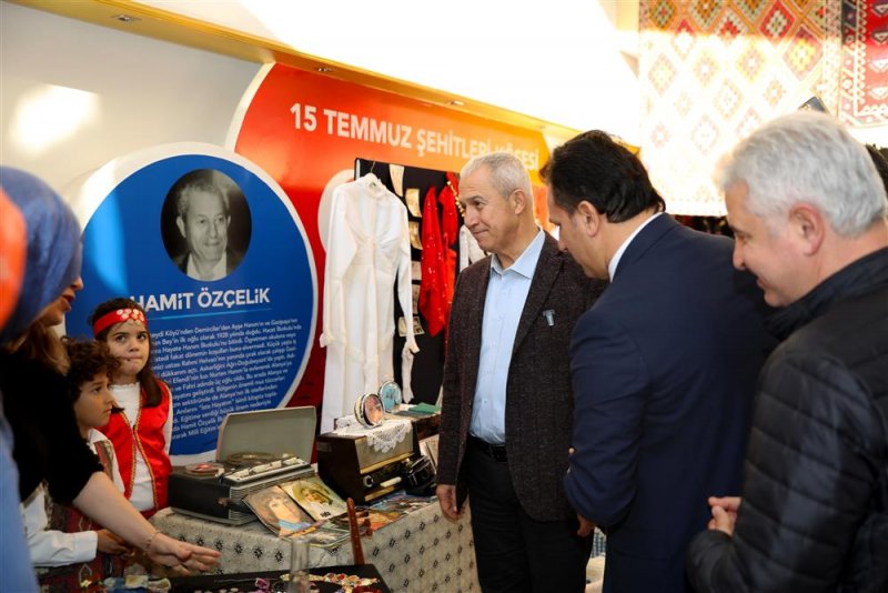 Başkan özçelik hayırsever babasının anıldığı vefa programına katıldı