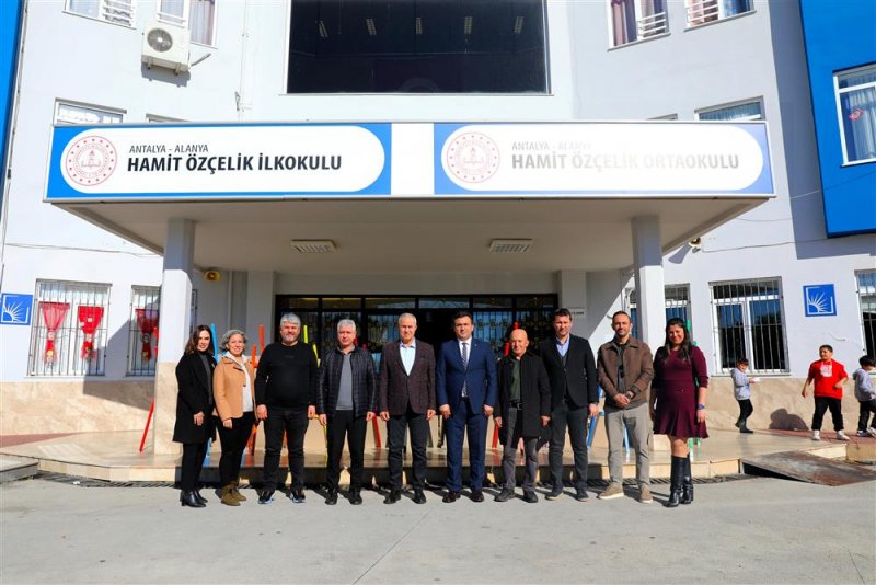 Başkan özçelik hayırsever babasının anıldığı vefa programına katıldı
