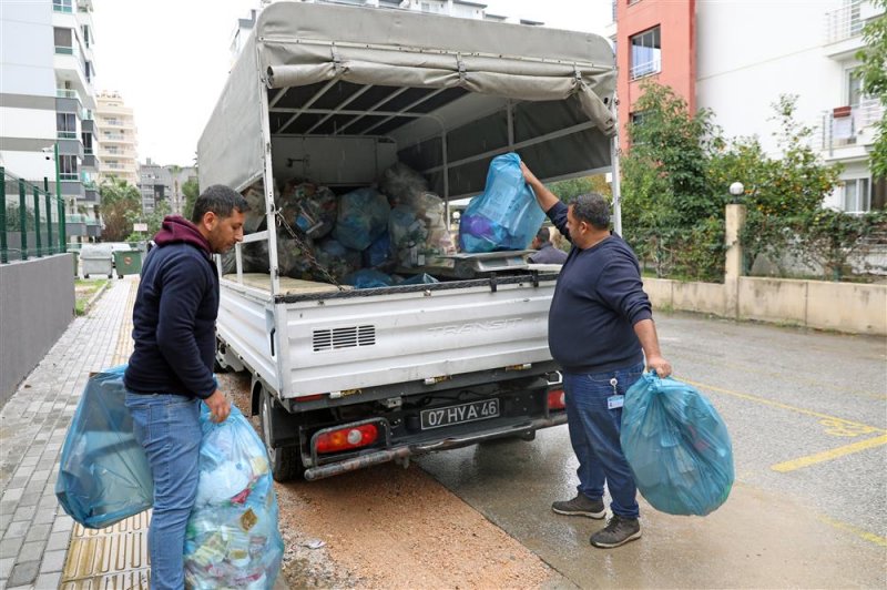 Sıfır atık mutfakta başlar yarışmasına miniklerden tam destek