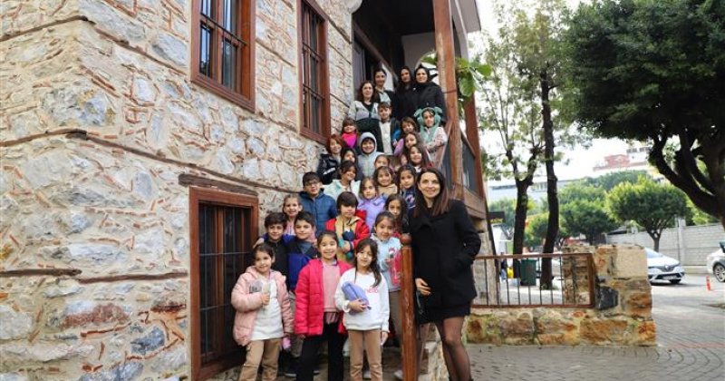 Alanya belediyesi çocuk kütüphanesi yeni yerinde hizmete başladı