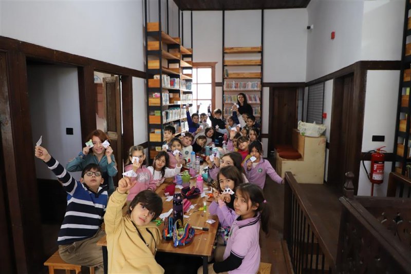 Alanya belediyesi çocuk kütüphanesi yeni yerinde hizmete başladı