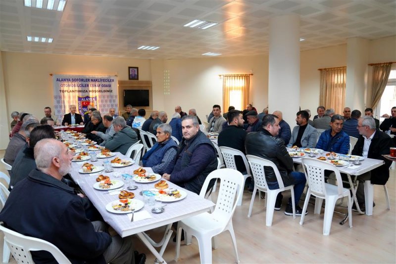 Başkan özçelik taksicilerle buluştu