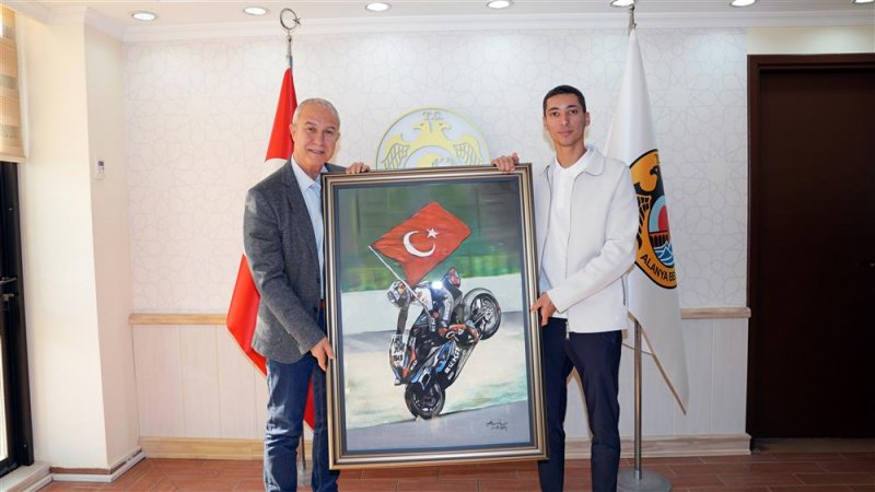 Milli sporcu razgatlıoğlu'ndan başkan özçelik’e ziyaret