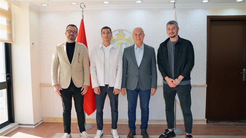 Milli sporcu razgatlıoğlu'ndan başkan özçelik’e ziyaret