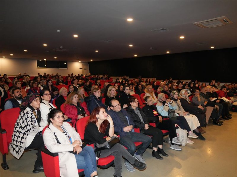Sokak hayvanları için bir araya geldiler