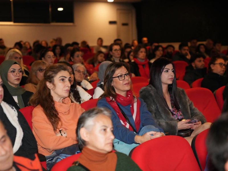 Sokak hayvanları için bir araya geldiler