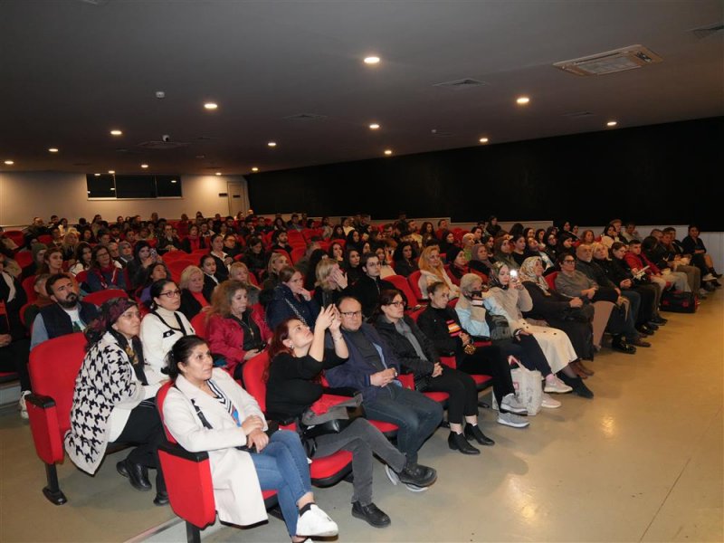 Sokak hayvanları için bir araya geldiler