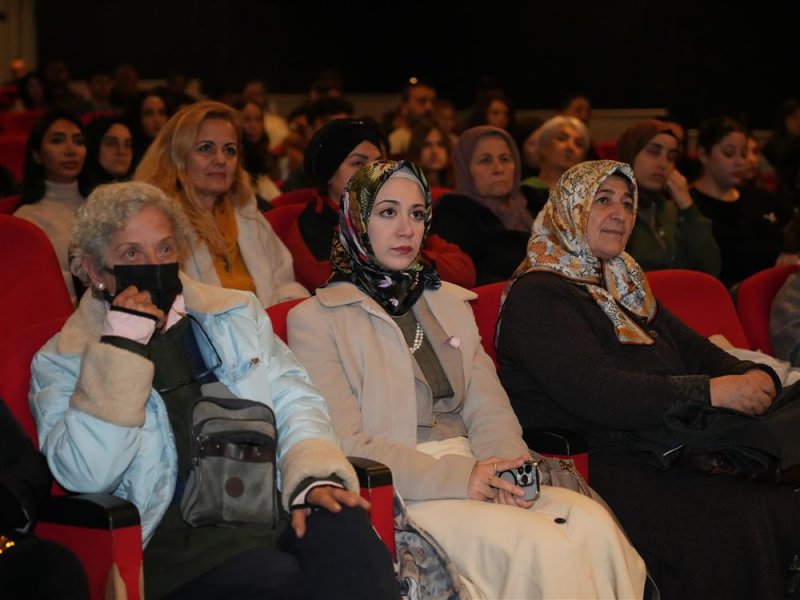 Sokak hayvanları için bir araya geldiler