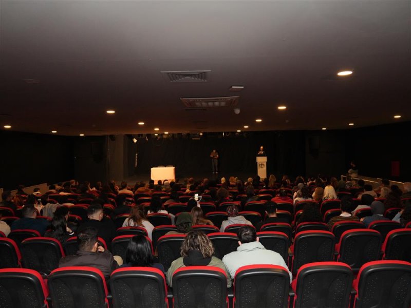 Sokak hayvanları için bir araya geldiler