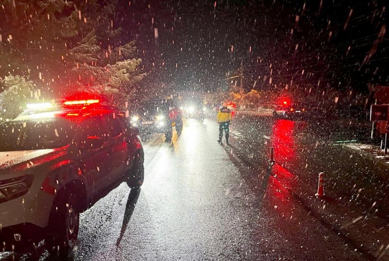 Alanya belediyesi ekipleri gedevet yaylası’nda mahsur kalan vatandaşları kurtardı