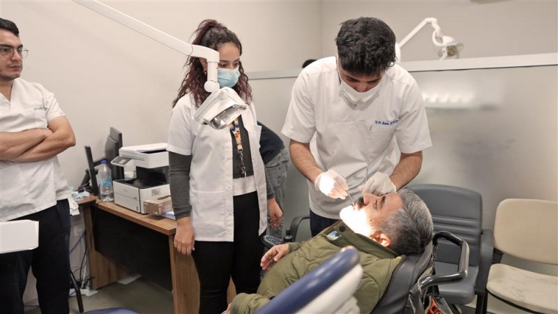 Alanya belediyesi engelli bireylerin yanında olmaya devam ediyor engelli bireyler için ağız ve diş sağlığı taraması yapıldı