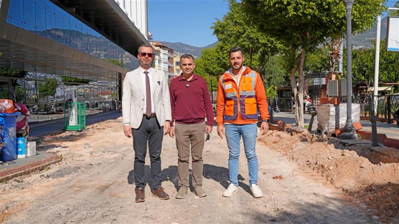 Alanya belediyesi'nden 4 kolda asfalt seferberliği