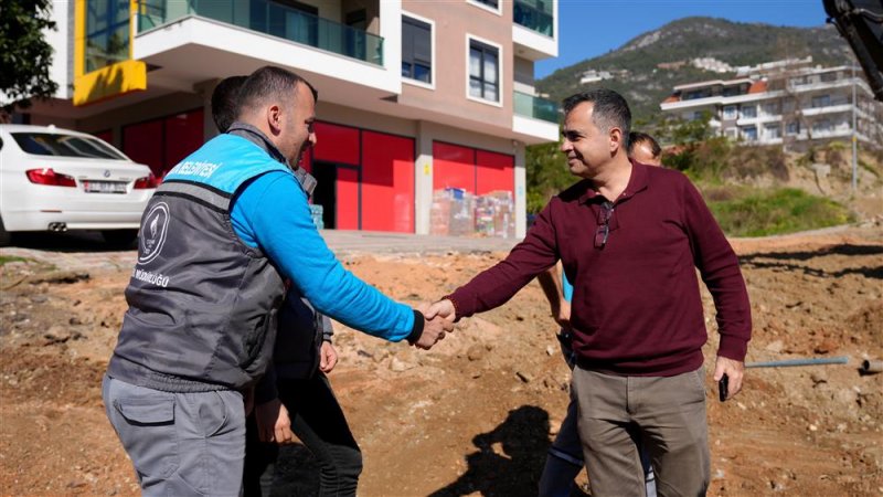 Alanya belediyesi'nden 4 kolda asfalt seferberliği