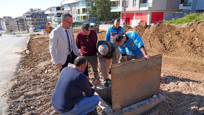 Alanya belediyesi'nden 4 kolda asfalt seferberliği