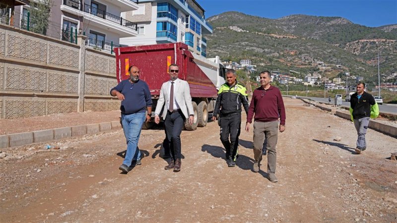 Alanya belediyesi'nden 4 kolda asfalt seferberliği
