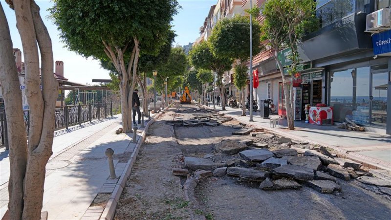 Alanya belediyesi'nden 4 kolda asfalt seferberliği