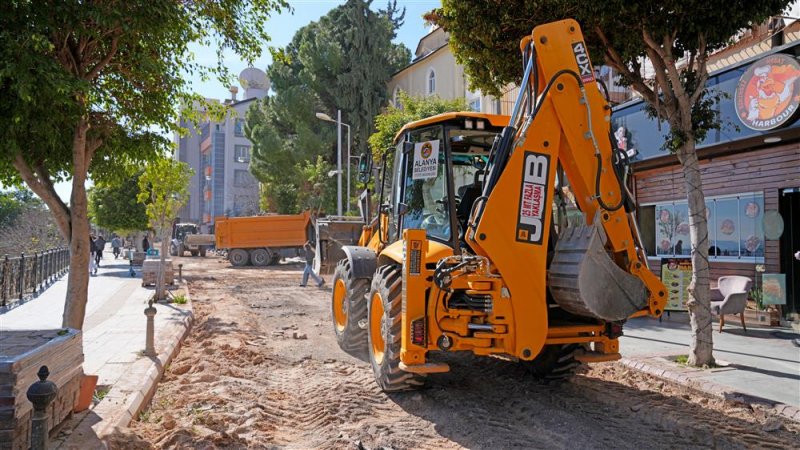 Alanya belediyesi'nden 4 kolda asfalt seferberliği
