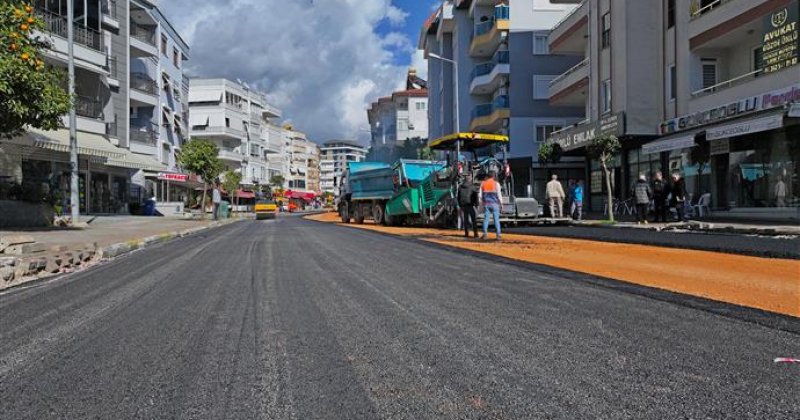 Alanya belediyesi’nden büyükhasbahçe caddesinde asfalt seferberliği