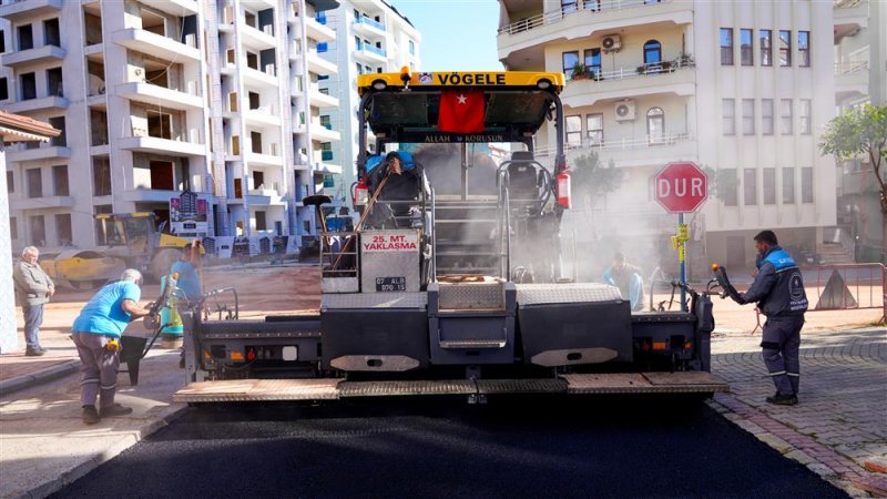 Alanya belediyesi’nden büyükhasbahçe caddesinde asfalt seferberliği