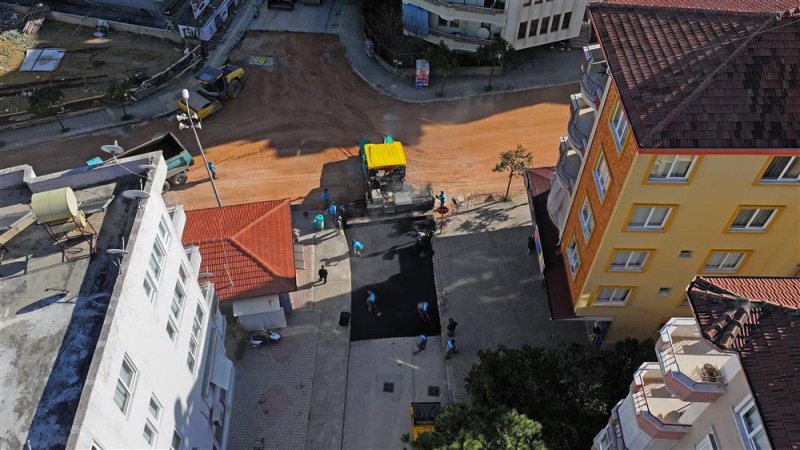 Alanya belediyesi’nden büyükhasbahçe caddesinde asfalt seferberliği