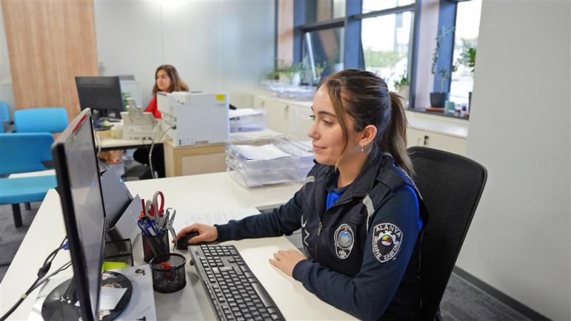 Alanya belediyesi yeni binasında hizmete başladı