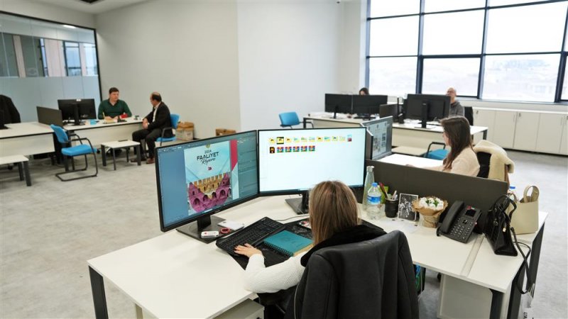 Alanya belediyesi yeni binasında hizmete başladı