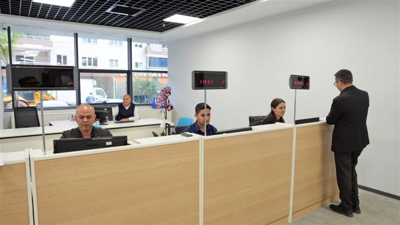 Alanya belediyesi yeni binasında hizmete başladı