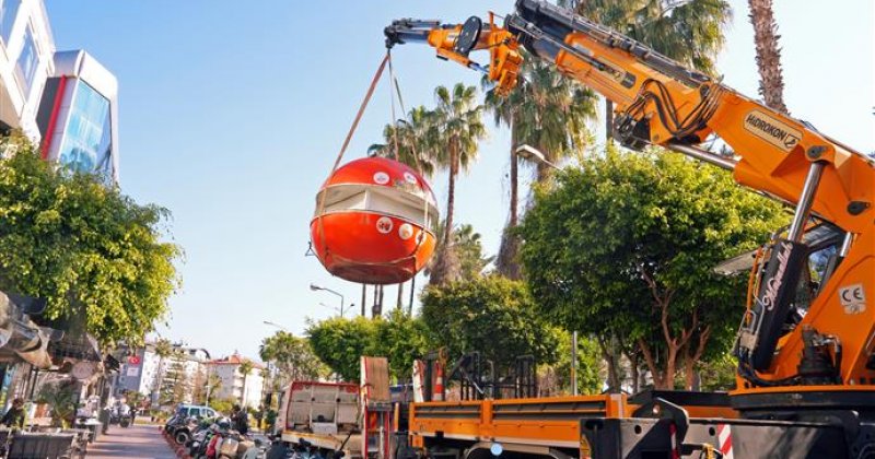 Alanya'da kaçak portakal büfeler kaldırılıyor
