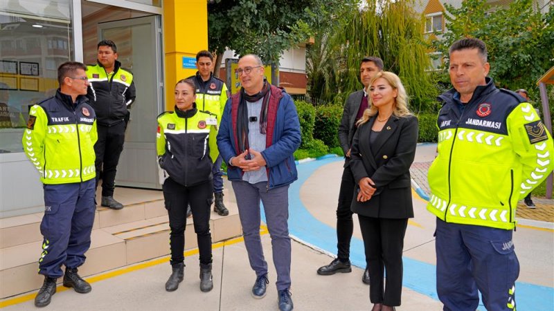 Alanya’daki halk otobüsü sürücülerine eğitim verildi