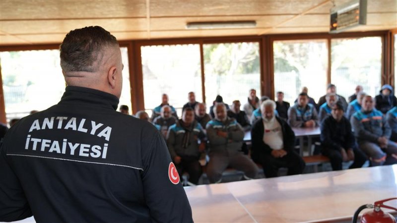Arazöz sürücülerine yangın eğitimi verildi