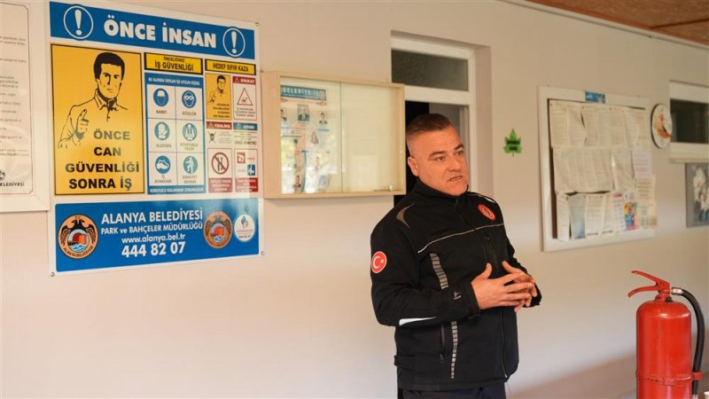 Arazöz sürücülerine yangın eğitimi verildi