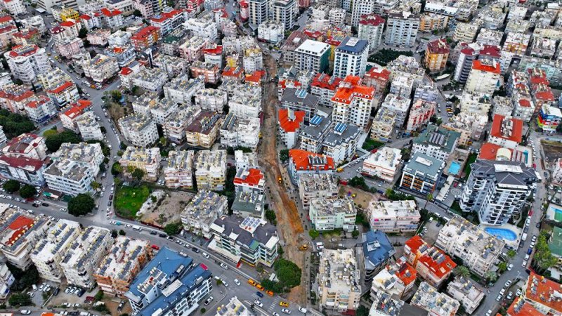Başkan özçelik asfalt çalışmalarını yerinde inceledi