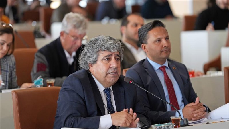 Başkan özçelik’ten, yeni hizmet binasında yeni müjdeler