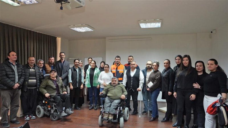 Engelsiz yaşam merkezi’nde deprem hazırlık semineri düzenlendi