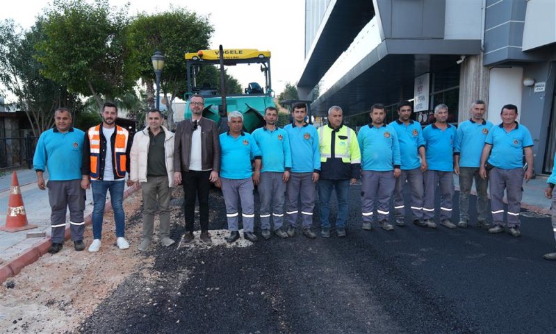 İskele caddesi asfaltla buluştu