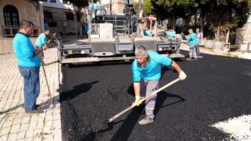 İskele caddesi asfaltla buluştu