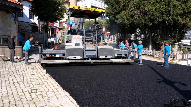 İskele caddesi asfaltla buluştu