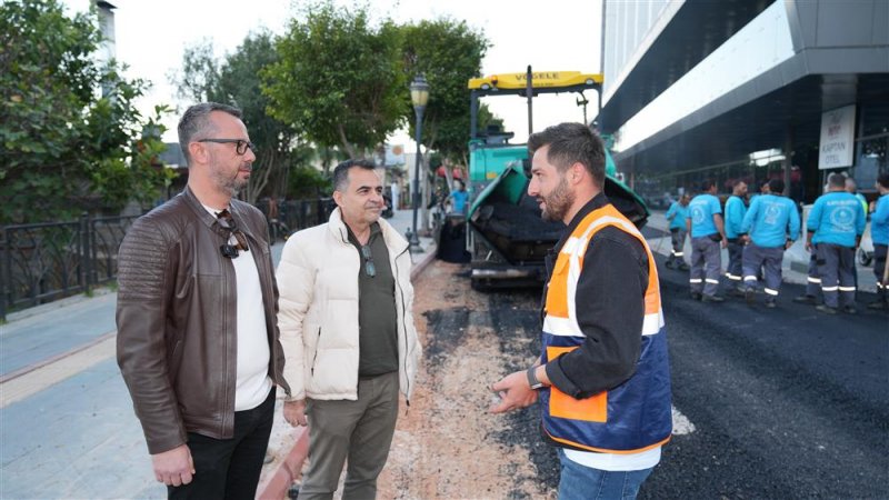 İskele caddesi asfaltla buluştu
