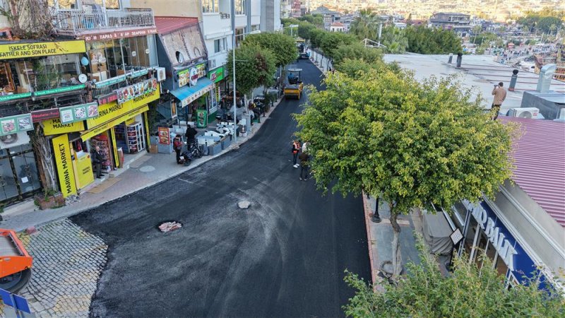 İskele caddesi asfaltla buluştu