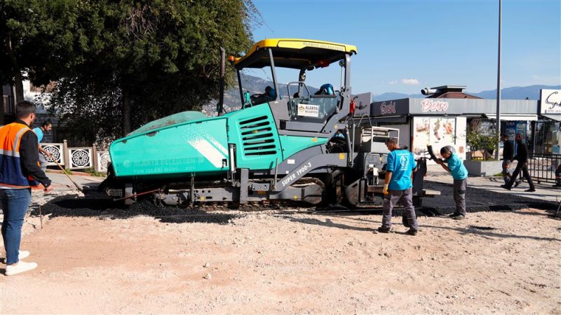 İskele caddesi asfaltla buluştu