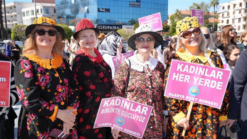 8 mart dünya emekçi kadınlar günü alanya’da kutlandı