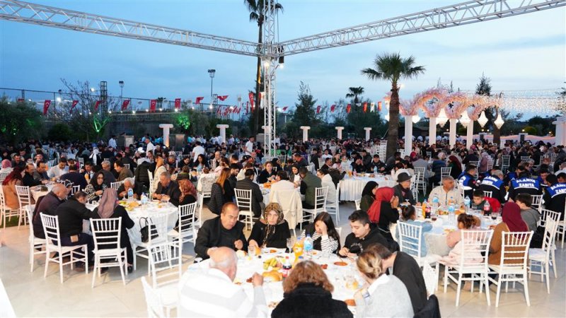 Alanya belediye personeli iftarda buluştu